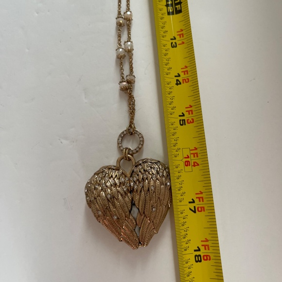 Vintage BETSEY JOHNSON Fly With Me Angel Wing Crystal Heart  Big Pendant Mirror - Picture 5 of 7